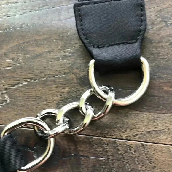 DKNY Belt/Waist Bag,nylon,silver chain/zipper,adjustable,zipper interior pocket - Picture 10 of 10